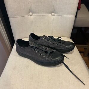Black/Charcoal Gray low top Converse Sneakers